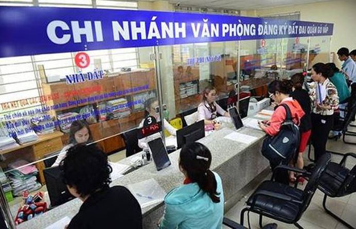 Nộp trực tiếp ở Chi nhánh văn phòng đăng ký đất đai ở cấp huyện