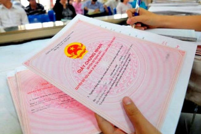 Nếu một trong hai bên là doanh nghiệp có chức năng kinh doanh BĐS không bắt buộc phải công chứng hoặc chứng thực