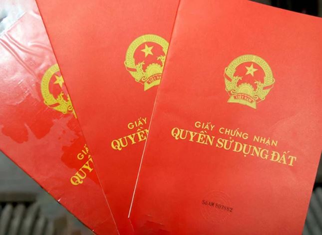 Khi bạn muốn sang tên sổ đỏ, sổ hồng cần phải yêu cầu mảnh đất không có tranh chấp, đất còn thời hạn sử dụng,…