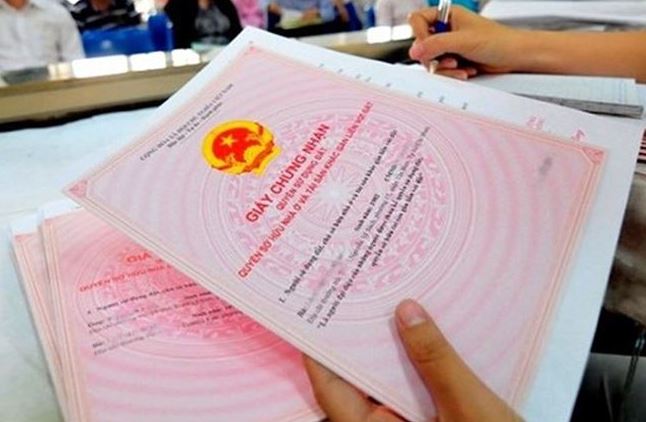 Việc chuyển nhượng giữa vợ với chồng, cha mẹ với con cái sẽ được miễn thuế thu nhập cá nhân