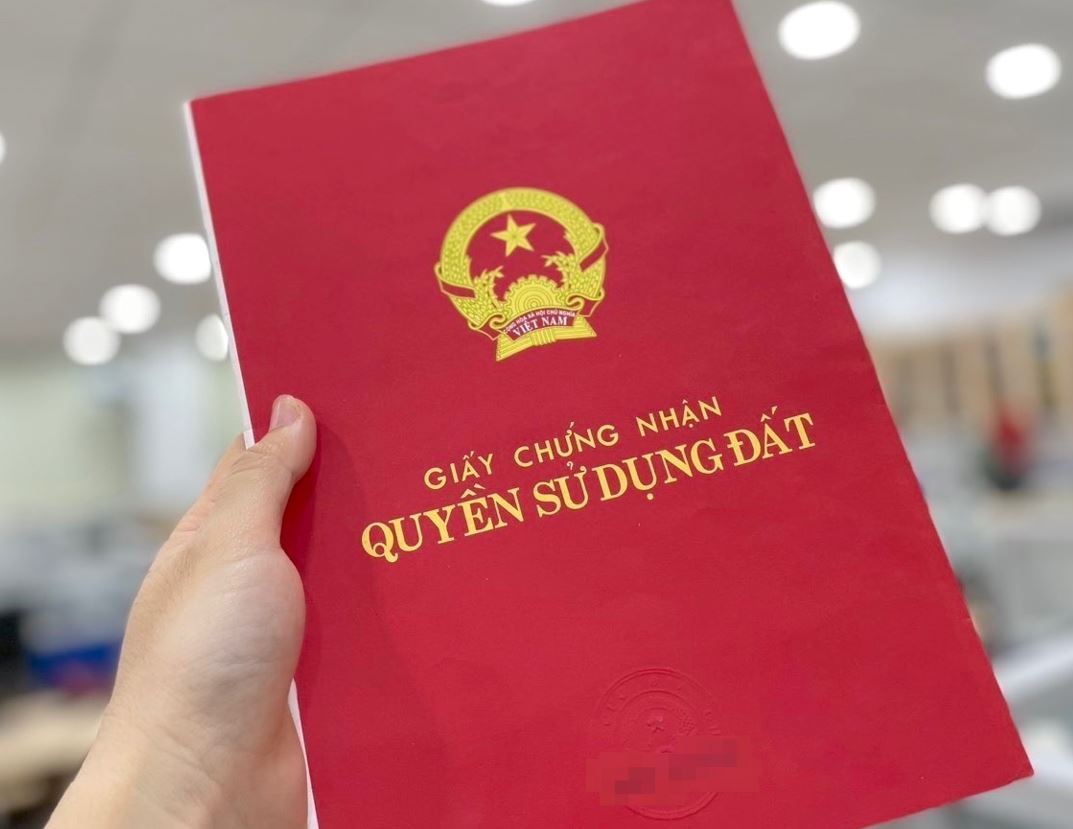 Sổ đỏ là cách gọi thông thường dùng để nói về giấy chứng nhận quyền sử dụng đất