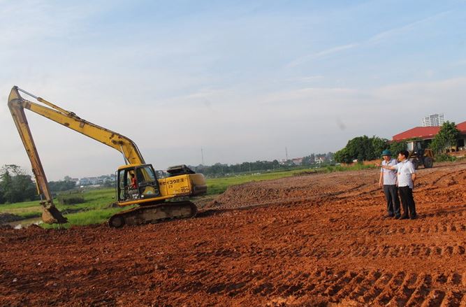 Chủ đầu tư và tổ chức làm nhiệm vụ bồi thường sẽ chịu trách nhiệm thanh toán chi phí tổ chức khi bị cưỡng chế thu hồi đất