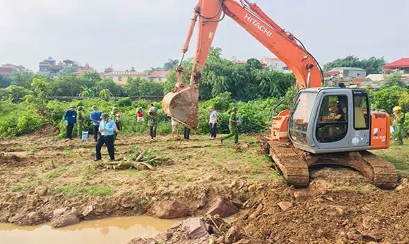 Chủ tịch UBND huyện có thẩm quyền ban hành và thực hiện quyết định cưỡng chế thu hồi đất