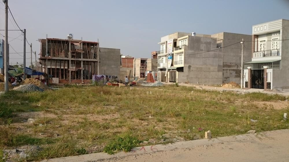 Đất ở nông thôn là loại đất thuộc nhóm phi nông nghiệp dùng để xây dựng nhà ở do hộ gia đình nào đó đang sử dụng